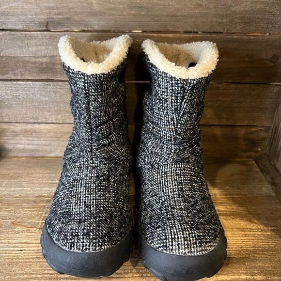 Women Womens Bogs 72414-009 Black Moc Mid Woven Faux Fur Insulated Shoes Boots Size 6M
